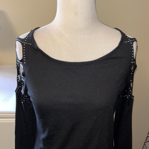 Black 3/4 length sleeve shirt with cut outs at the shoulders with crystals - Picture 2 of 10